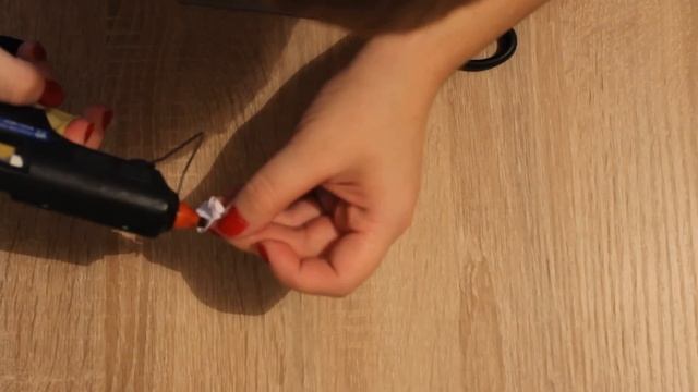 Скрапбукинг. Мастер-класс по самодельным розочкам из бумаги. VeroScrap смотреть онлайн