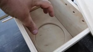 Гнездовой домик своими руками для волнистых попугаев...