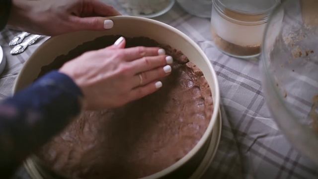 Шоколадный пирог с творогом (Рецепты от Easy Cook) смотреть онлайн