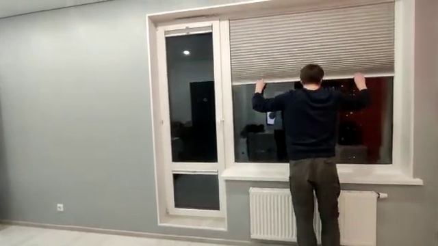 Шторы плиссе, система Декоматик 1615, с тканью блэкаут, монтаж в стекольный проем, балконный блок смотреть онлайн