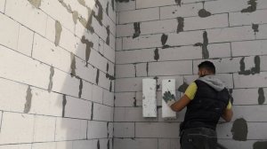 На что лучше клеить пенопласт. Пена или клей?