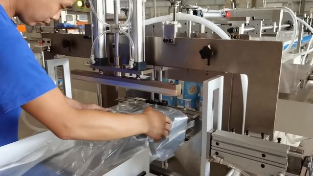 Полуавтоматическая машина для запайки 30 рулонов небольшой упаковки туалетной бумаги смотреть онлайн