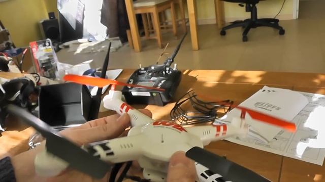 WLtoys V686G "FPV" Unboxing and quick testing (Courtesy Banggood) смотреть онлайн