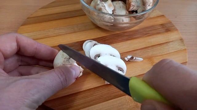 "ШАМПИНЬОНЫ С МЯСОМ" смотреть онлайн