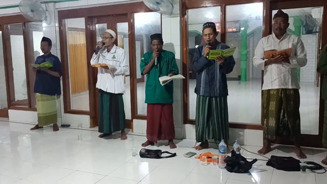 Mahallul Qiyam_ JM di Masjid JAMI AL' MUJAHIDIN RANDUSANGA KULON смотреть онлайн