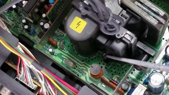 Cathode Ray Tube CRT Monitor Safety - How to not get Hurt! смотреть онлайн