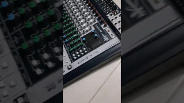 unboxing mixer soundcraft signature 16 chanel смотреть онлайн