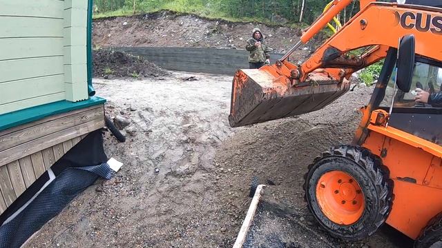 Locust + экскаватор VOLVO. Совместная работа смотреть онлайн