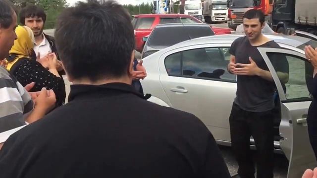 Все плачут, сын вернулся спустя 10 лет из тюрьмы,.Чечня смотреть онлайн