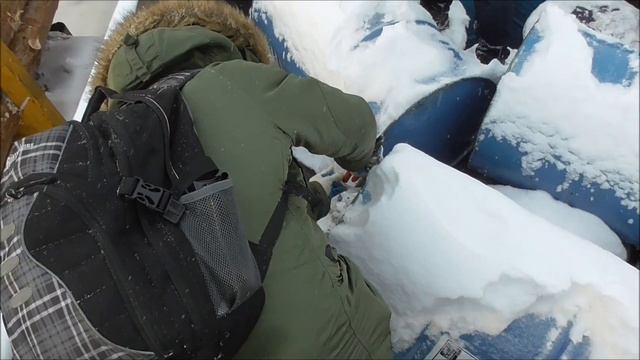 Взяты пробы из бочек с промотходами, нелегальный свал которых был пресечен в Нижегородской области смотреть онлайн