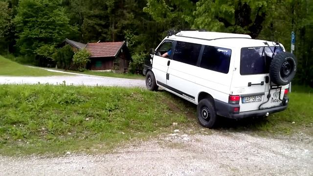 VW T4 Syncro, 2.5TDI, Test: HA-Sperre смотреть онлайн