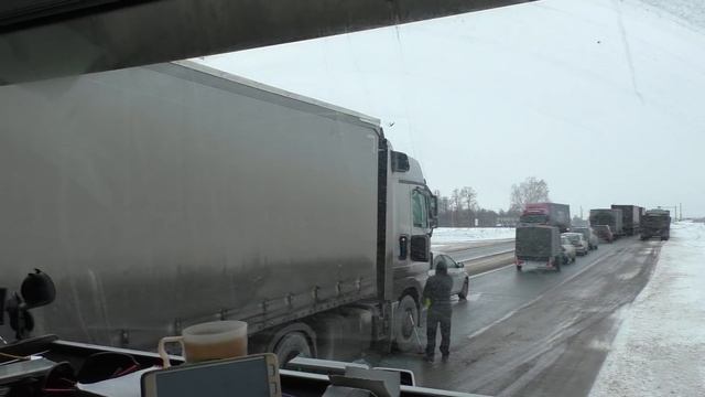 Снова стоим на М-5. Проводим время с пользой. смотреть онлайн