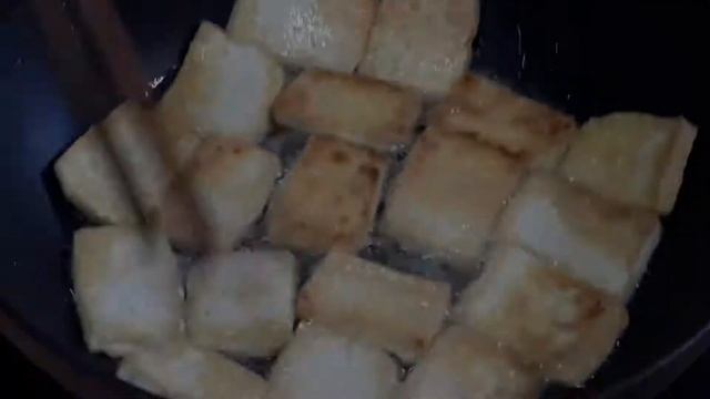 Свинина с румяным тофу и с ароматной пастой (家常豆腐)
