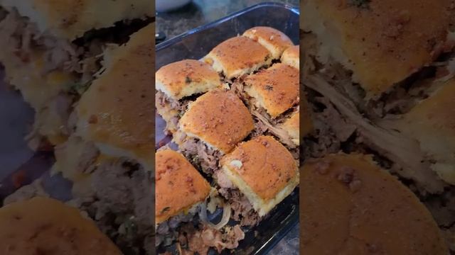 Easy French Onion Roast Beef Sliders #food #appetizers #dinner #recipe #sliders #tailgating