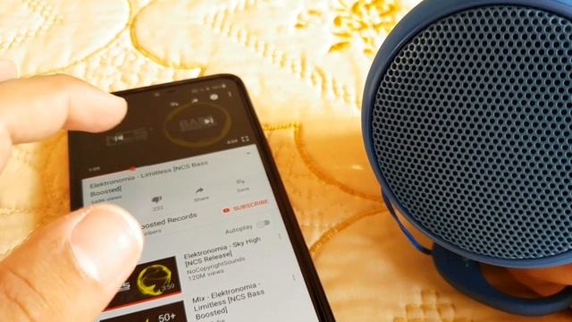 Sony SRS-XB10 bluetooth speaker BASS TEST with LG G7 смотреть онлайн