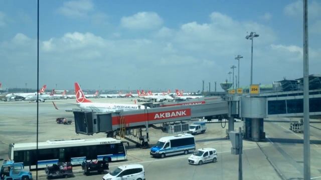 Ataturk International Airport Timelapse смотреть онлайн