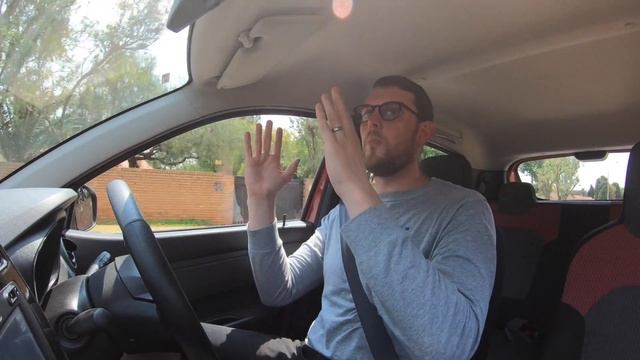 Renault Kwid Review - The Worst First Car Available смотреть онлайн