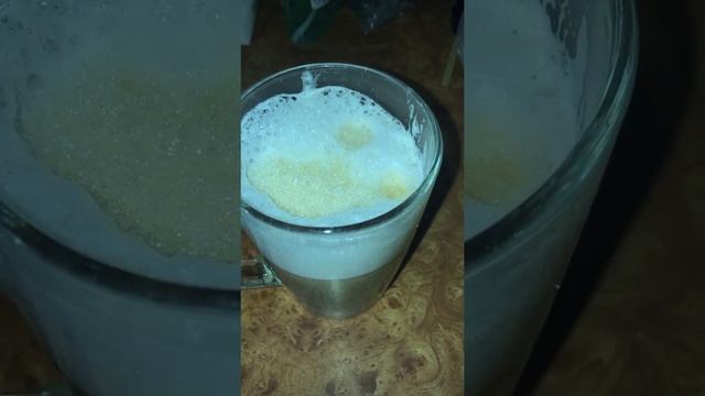 Приготовленный капучино на кофемашине Delonghi Perfecta esam5500. Как держится пенка капучино смотреть онлайн