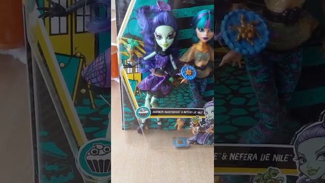 Monster high. Монстрическое кафе. Рассматриваем коробку. смотреть онлайн