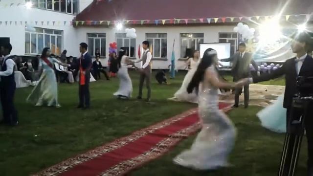 11б, 11а, 11г класс вальс (undo) смотреть онлайн