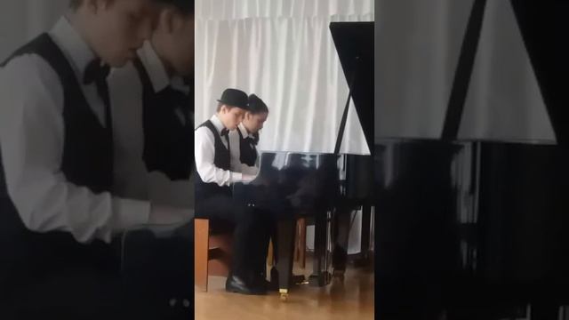 Р. Паулс "Чарли". Исп. Ярослав Кирпичев и Ксения Пеева смотреть онлайн