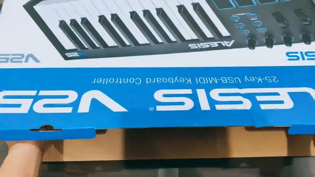 UNBOXING ALESIS V25 MIDI CONTROLLER смотреть онлайн