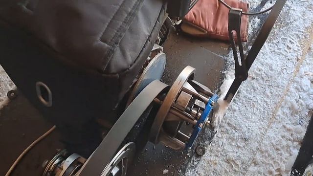 Правильная смазка вариатора на мотособаке! Едет как бешеная! смотреть онлайн