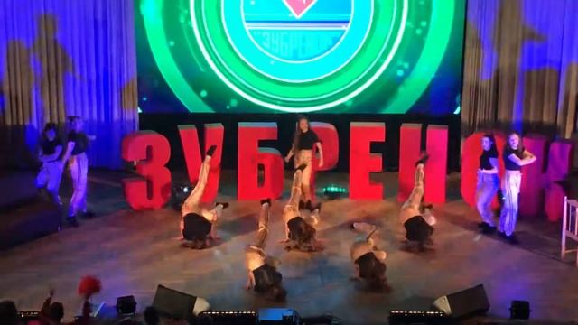 Эстрадный танец «Давай танцуй» ( Образцовый хореографический ансамбль «Мечта» г. Кричев) смотреть онлайн