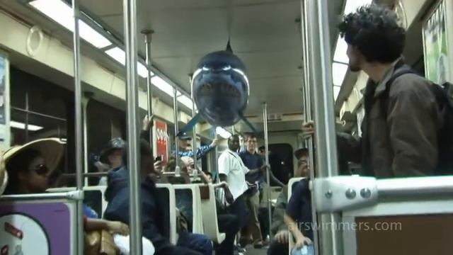 Надувные летающие рыбки Air Swimmers .mp4- Детки Тойс интернет магазин игрушек смотреть онлайн