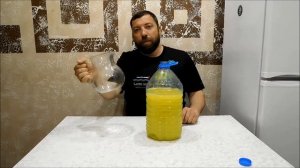 Сок  из трех апельсинов и одного лимона. +Джем.