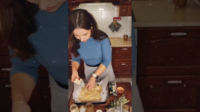 Шарлотка с ананасом ?? В восторге все✨️ смотреть онлайн