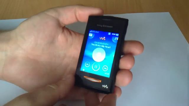 Sony Ericsson W150i Yendo - новый Walkman! Динамик смотреть онлайн