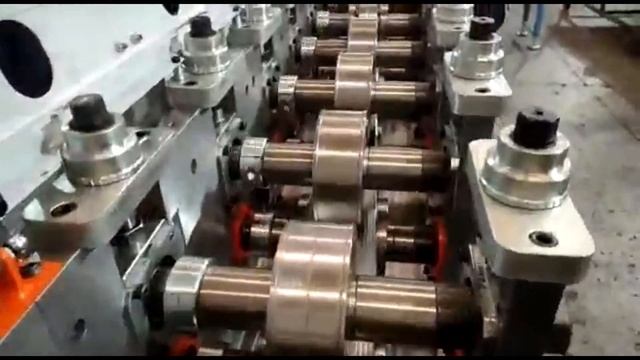Production de profilés pour cloisons sèches de type KNAUF à 60 mètres/minute смотреть онлайн