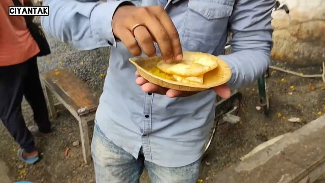 নান পুরি খেয়ে ঠকে গেলাম? দাম যেমন সেই রকম স্বাদ কি পেলাম! কিন্তু হ্যাঁ তরকারি যতখুশি | @Ciyantak смотреть онлайн