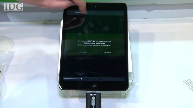 COMPUTEX: Hands-on with iStick, a USB drive with Lightning connector смотреть онлайн