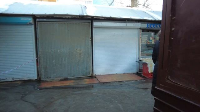 В Самаре сгорел продуктовый киоск на рынке на Московском шоссе смотреть онлайн