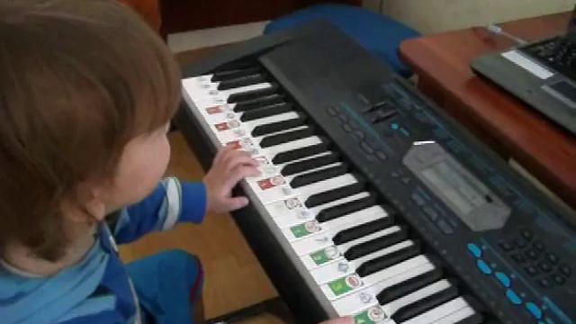 В лесу родилась елочка... носом.wmv смотреть онлайн