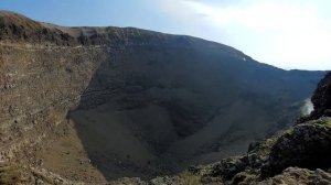 Вулкан Везувий продолжает ДЫМИТЬСЯ!!! Подъем на кратер вулкана