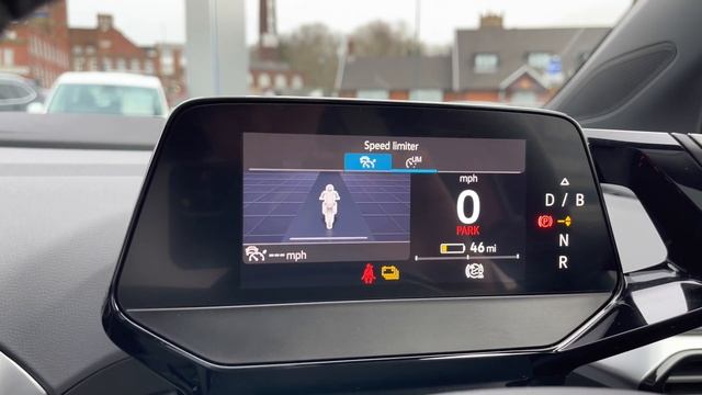 Approved Used ID.4 Family 77kWh Pro Performance 204PS | Oldham Volkswagen смотреть онлайн