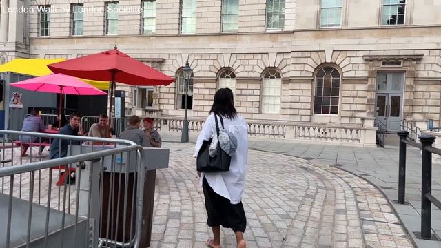 England ?? Central London Walk, Embankment Gardens, Somerset House, Strand. 4K HDR смотреть онлайн