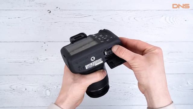 Распаковка зеркальной камеры Canon EOS 2000D / Unboxing Canon EOS 2000D смотреть онлайн