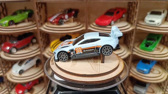 Aston Martin Vantage GTE смотреть онлайн