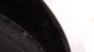 Удаляем рыжие точки в виде ржавчины с кузова автомобиля.