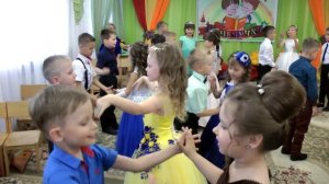 Танец "Не хочу уходить из сада" на выпускном 2018  Академия профессора Кляксы Муз  рук  Максюта Г