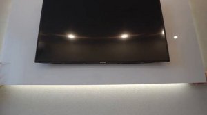 ТВ зона и шкаф купе в современном стиле