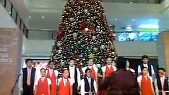 Rhenz with Vox Angeli Choir-(Glorietta 5) - Deck the Halls смотреть онлайн