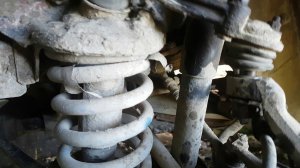 Как заменить верхнюю шаровую опору на Шниве?