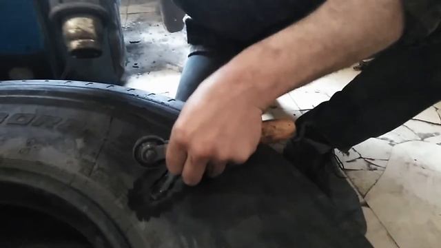 ТАКОГО ВЫ ЕЩЕ НЕ ВИДЕЛИ! РЕМОНТ КОЛЕСА С ПОРЕЗОМ 14 СМ. смотреть онлайн