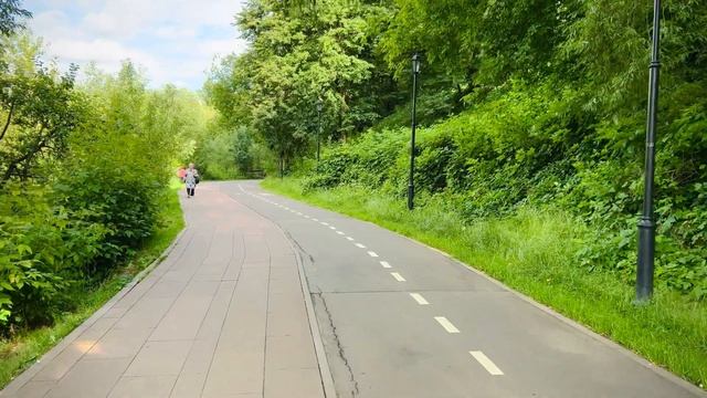 [4K] Walk in a Moscow park ? Yauza river смотреть онлайн