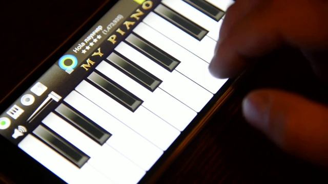 Классная мелодия на телефонном пианино. Сыграет каждый! смотреть онлайн